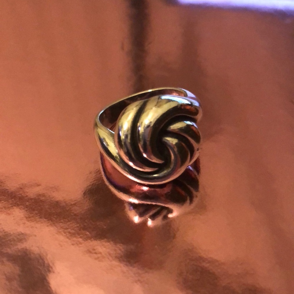 RARE James Avery French Swirl Knot Ring (Retired)